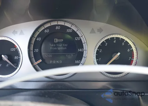 2008 Mercedes-Benz C 300 Luxury/Sport z USA, uszkodzony, nr VIN WDDGF54X78F020780